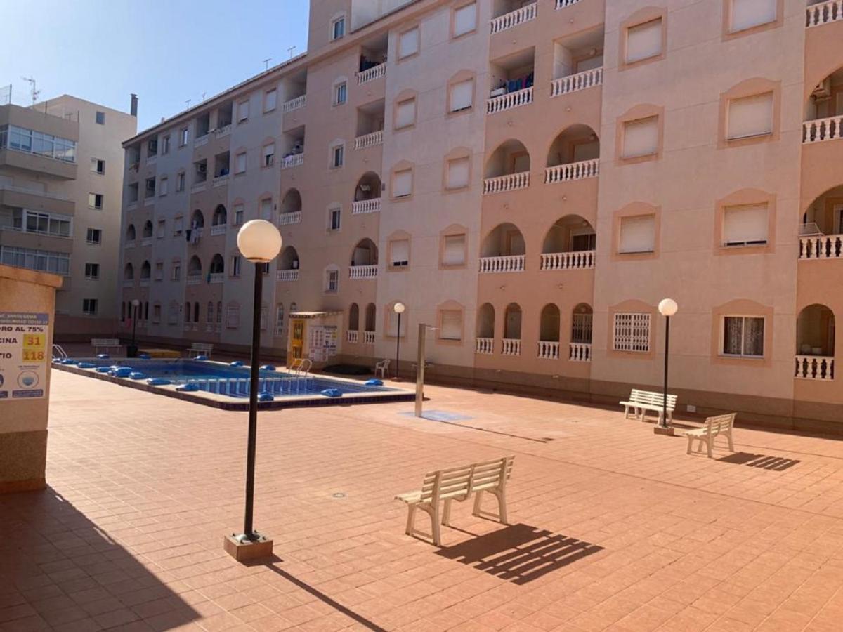 Sunny Appartment With Pool Torrevieja Center ภายนอก รูปภาพ